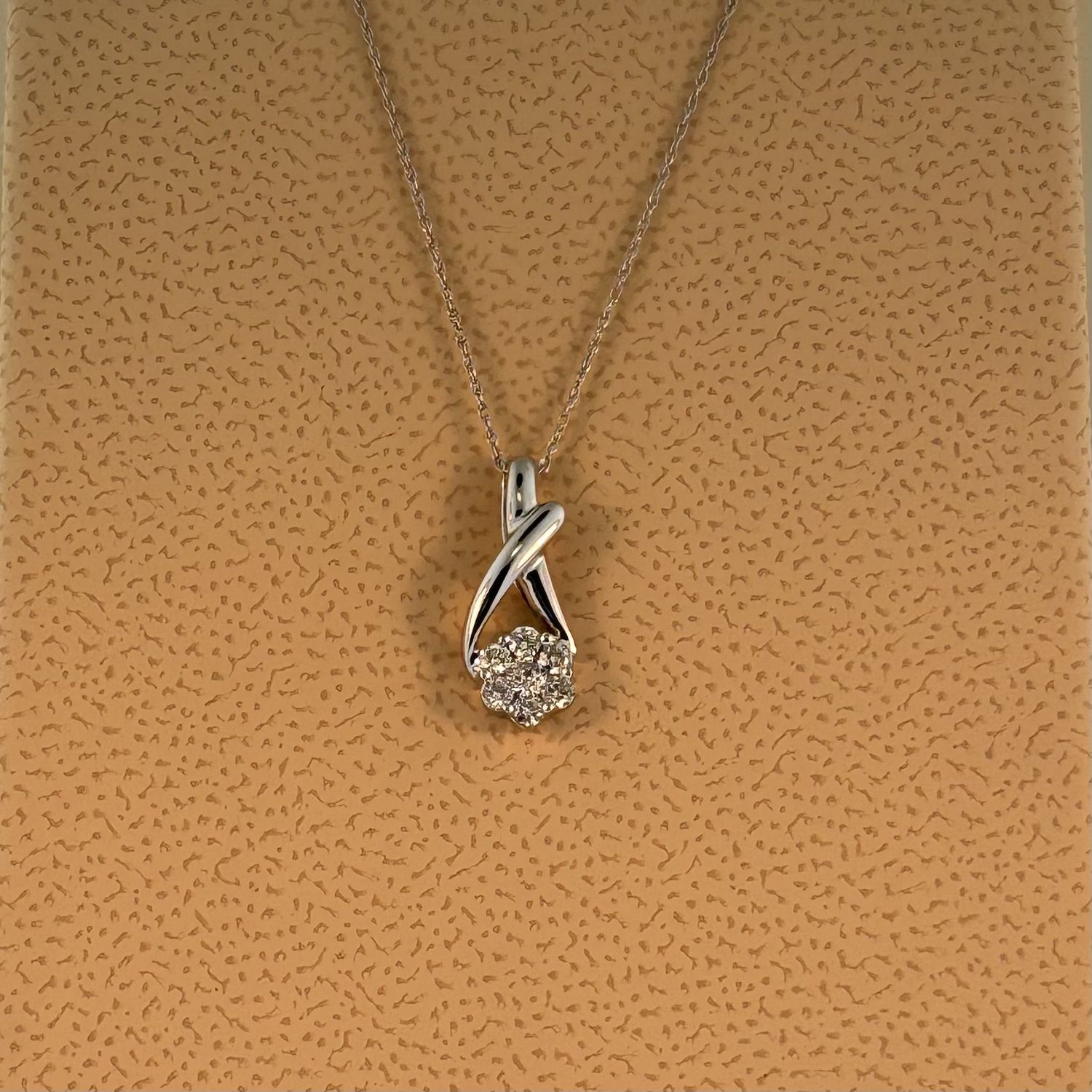 14KW Diamond Flower Dangle Necklace