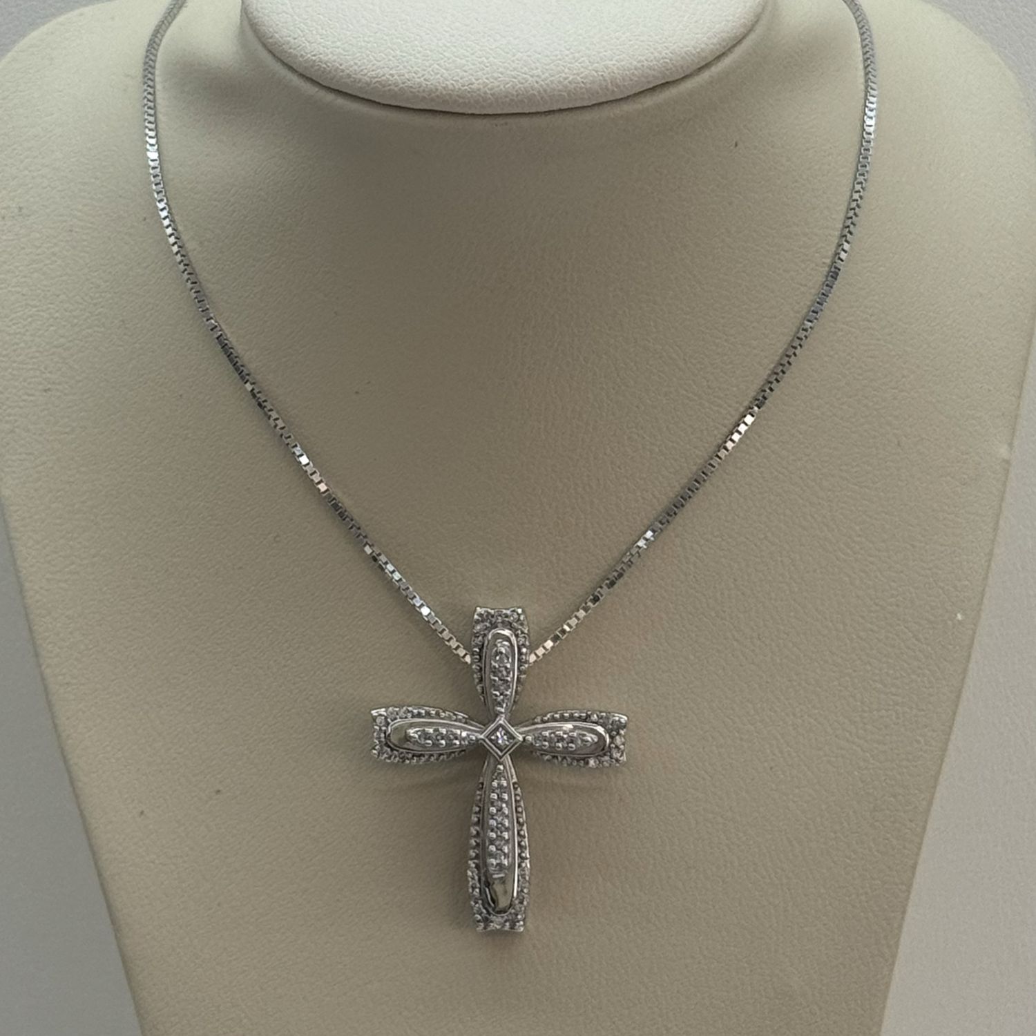 Diamond Cross w/Necklace