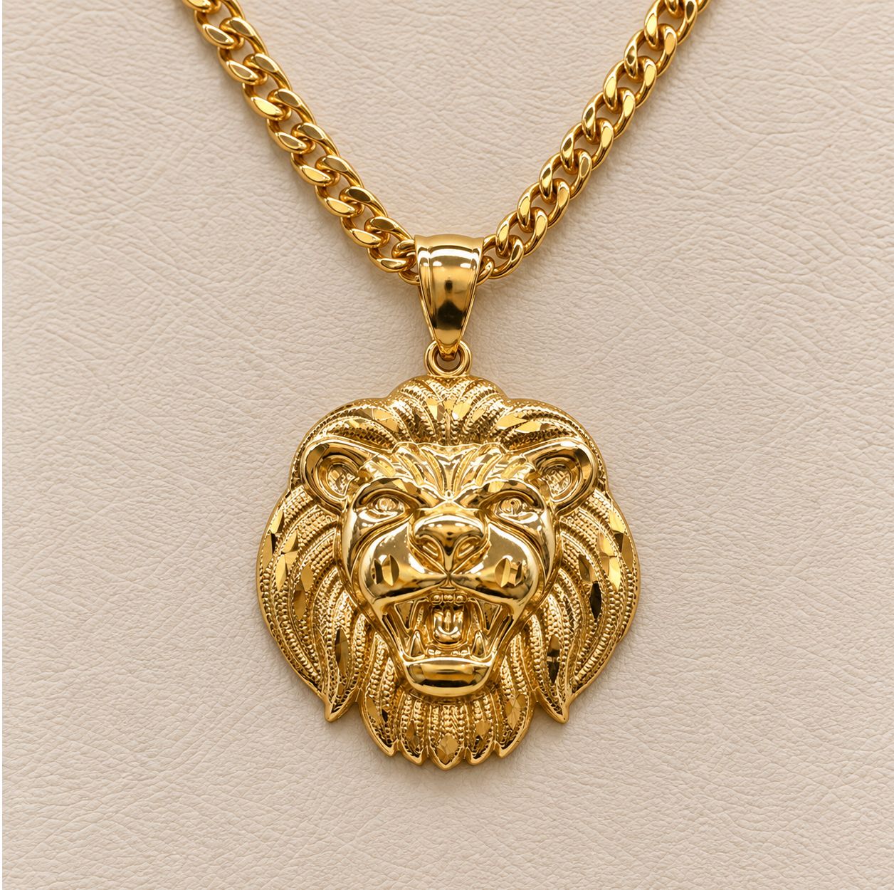 Yellow Gold Lion Head Pendant (6.4g)