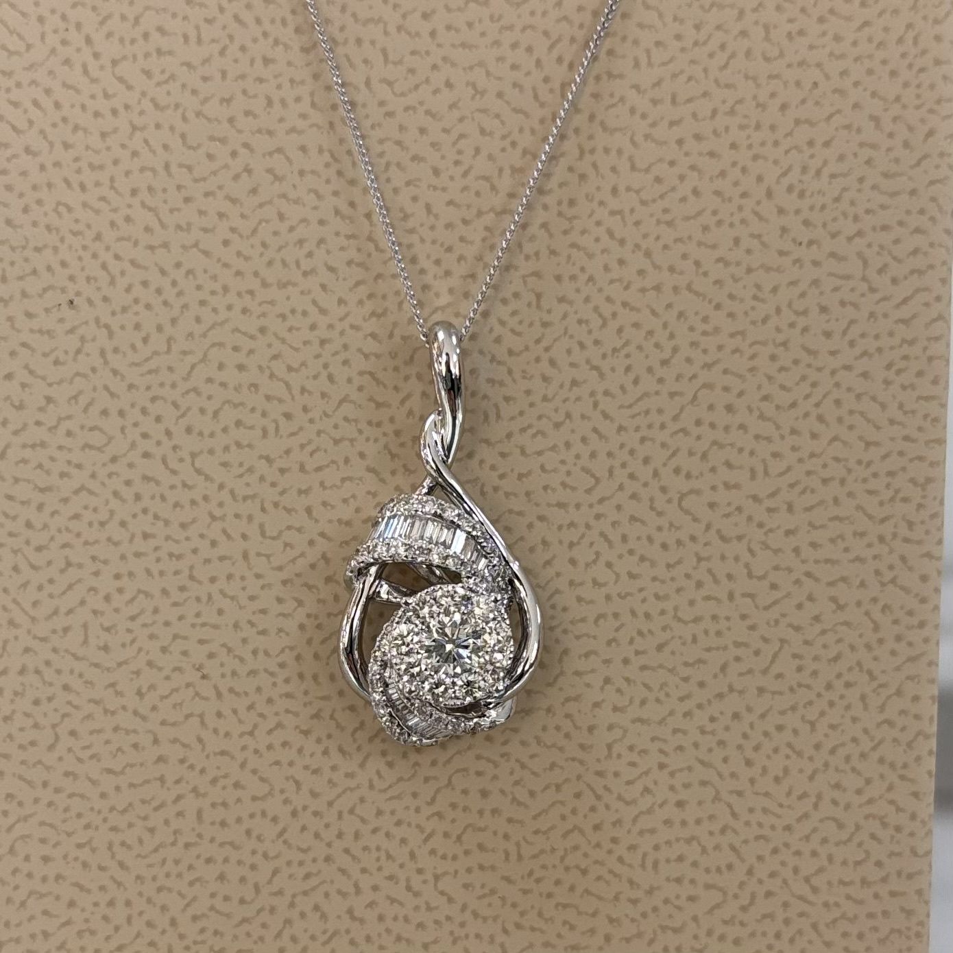 White Gold Diamond Pear Pendant S Kashi