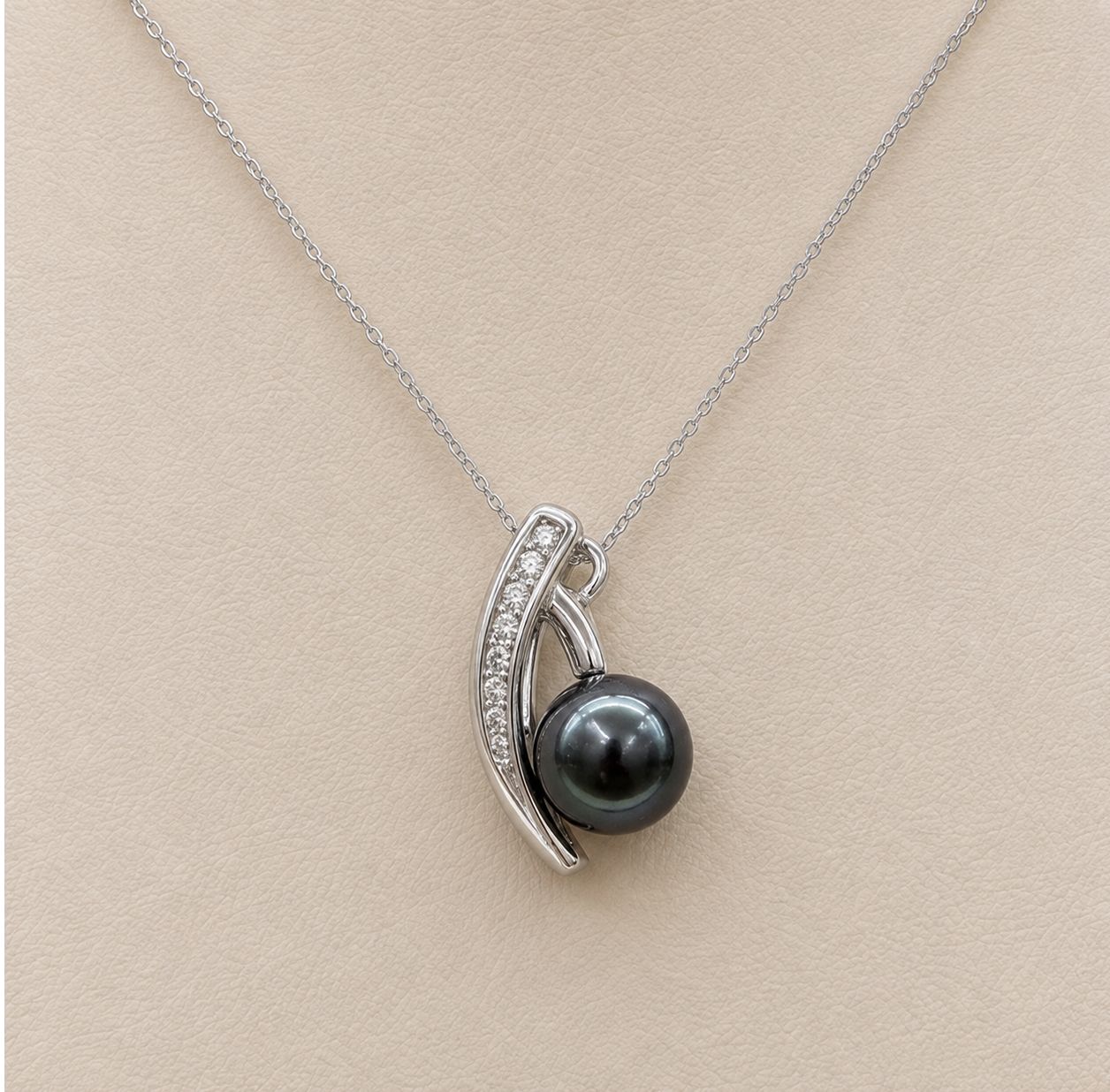 14k Tahitian Pearl "V" Diamond Pendant