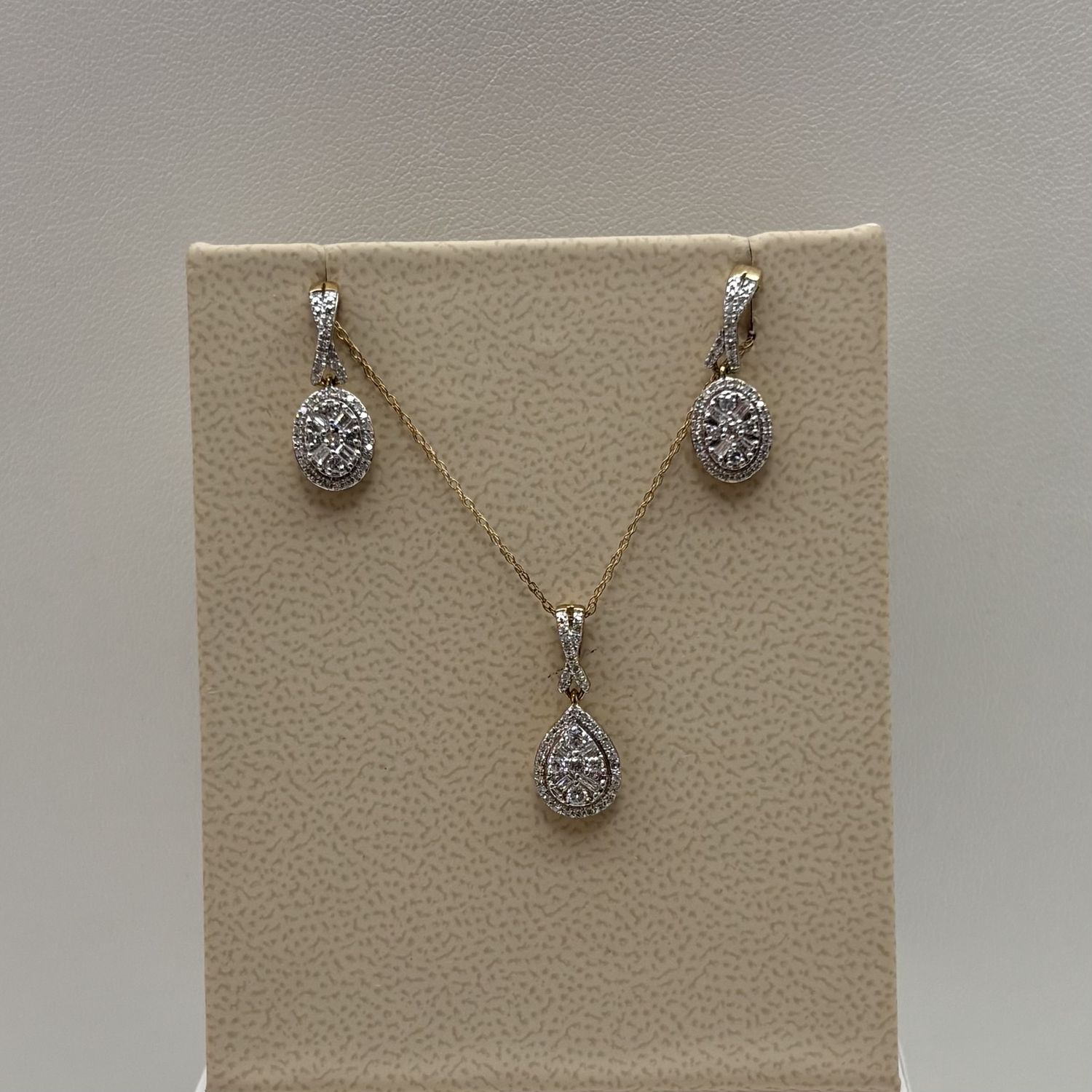 10KY Framed Tear Drop Diamond(0.20ct) Pendant