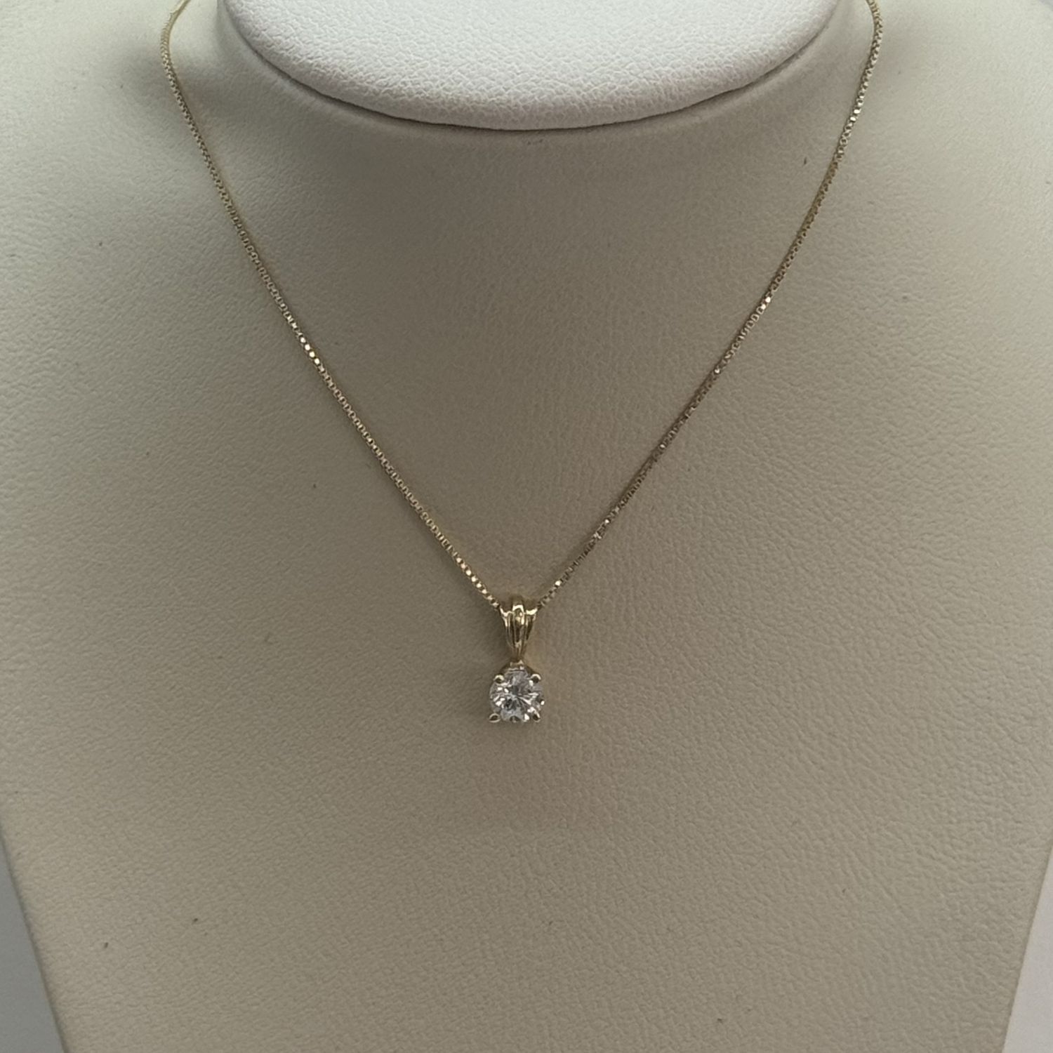 Diamond Stud Pendant w/chain