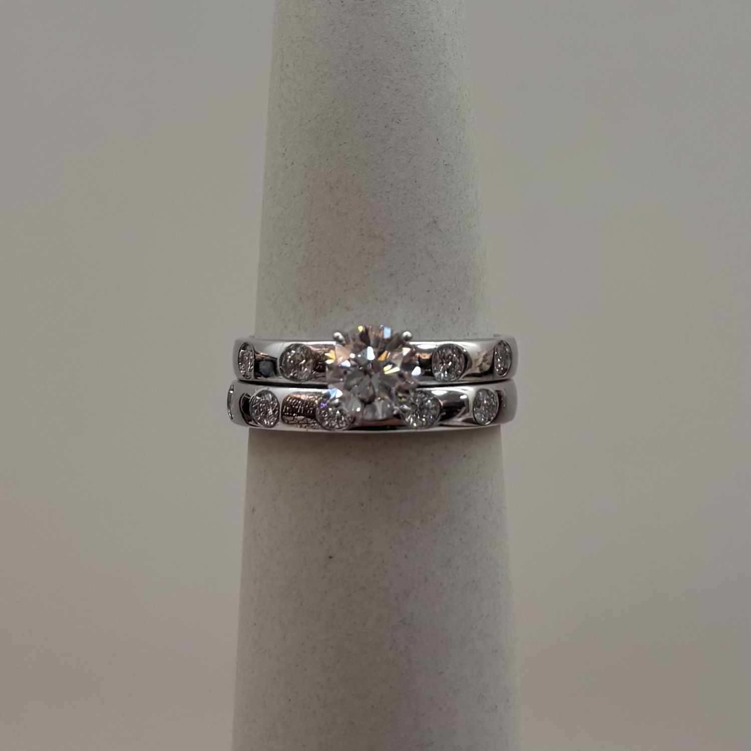 18KW LM 9-Stone Bridal Set w/ LC VVS2 Round Diamond