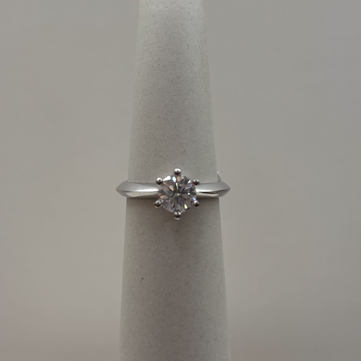 14KW 1ct Round Solitaire Ring