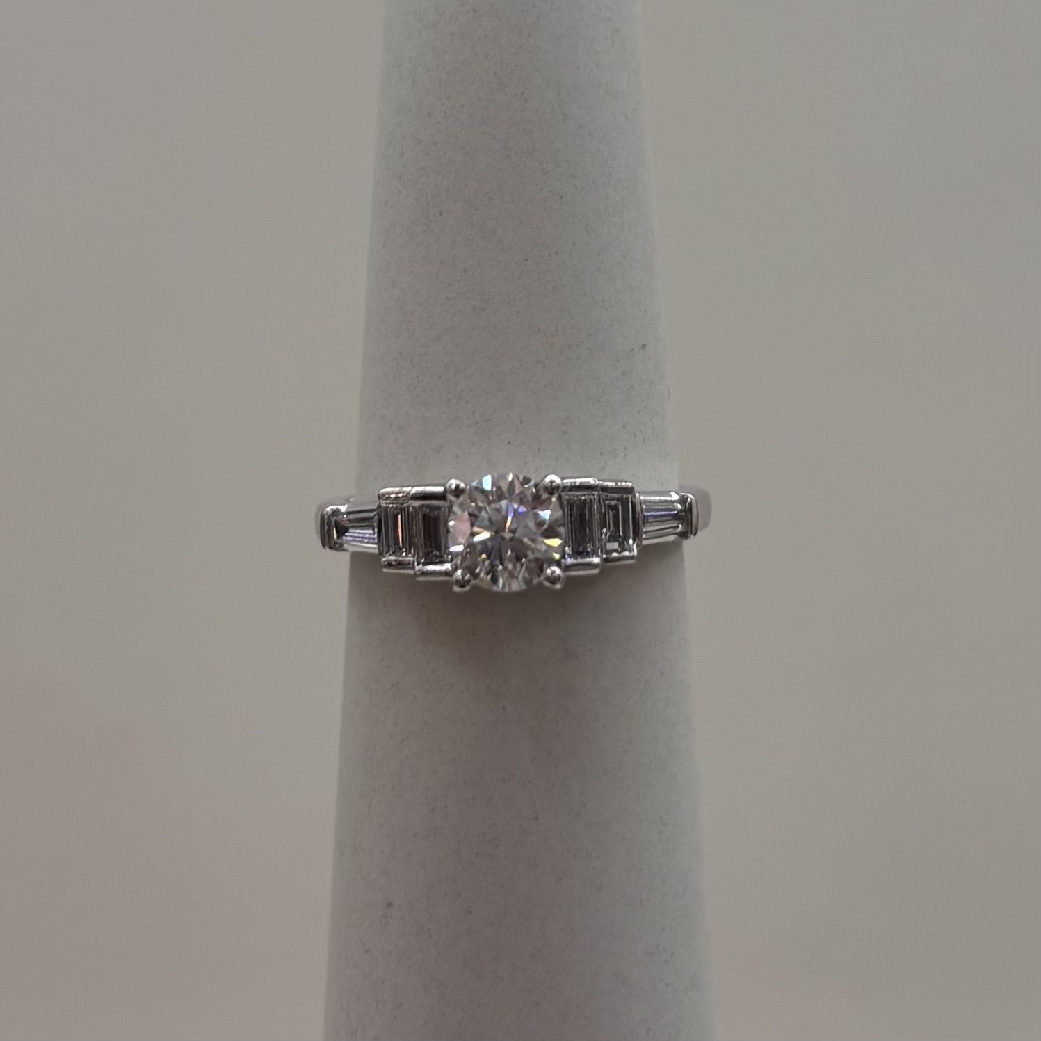 18KW "Luciana" LM-Baguette Band w/ L-VS2 Round Diamond Ring