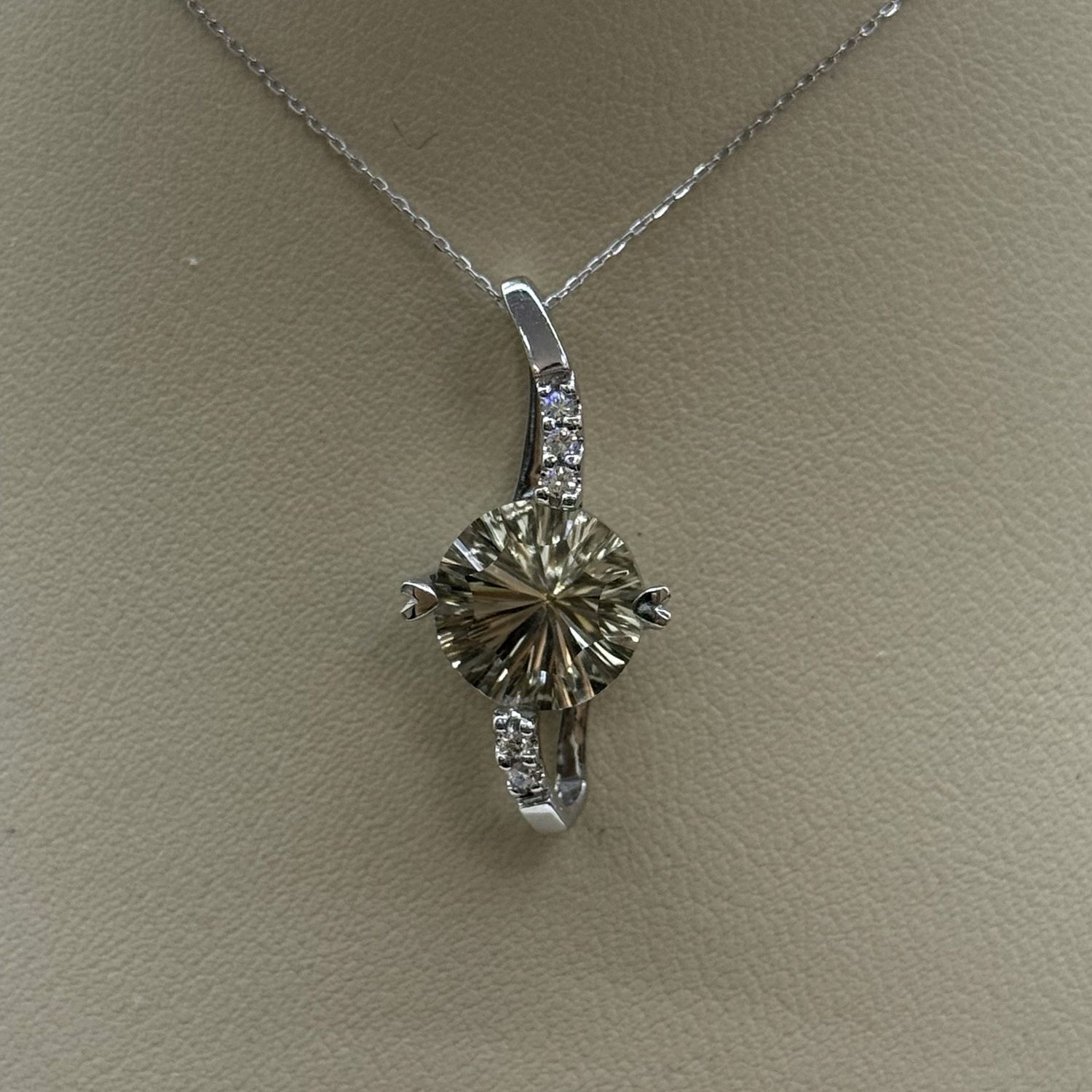 10KW Smoky Quartz &amp; Diamond Treble Clef Pendant