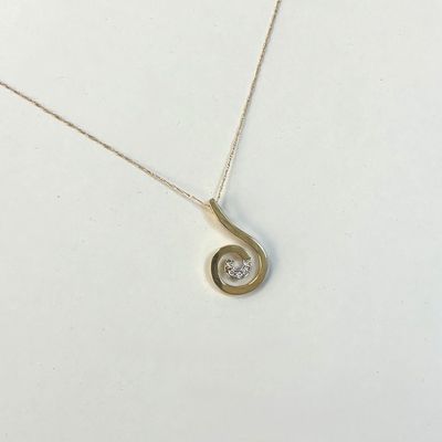 14KY Curl Diamond Pendant