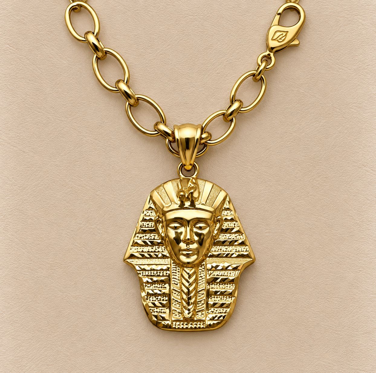 Gold Sphinx Pendant (3.0g)
