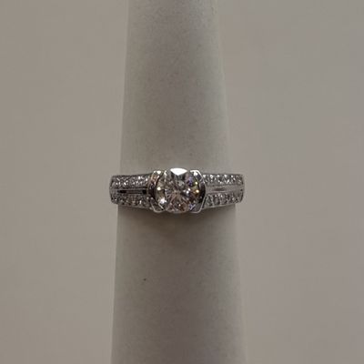 18KW Bezel Set Diamond Eng Ring