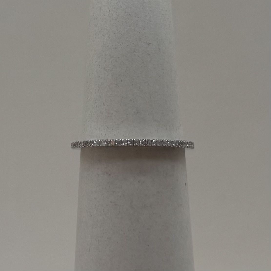 18KW Diamond Wedding Band (0.20tdw)