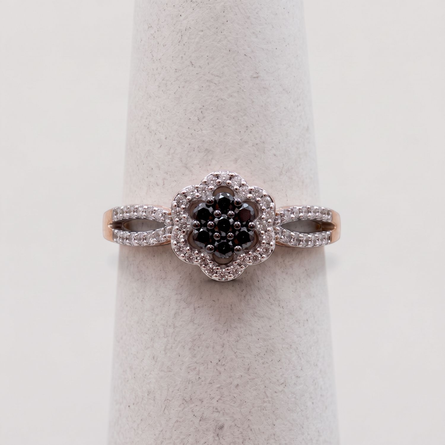 Black Flower Diamond Ring