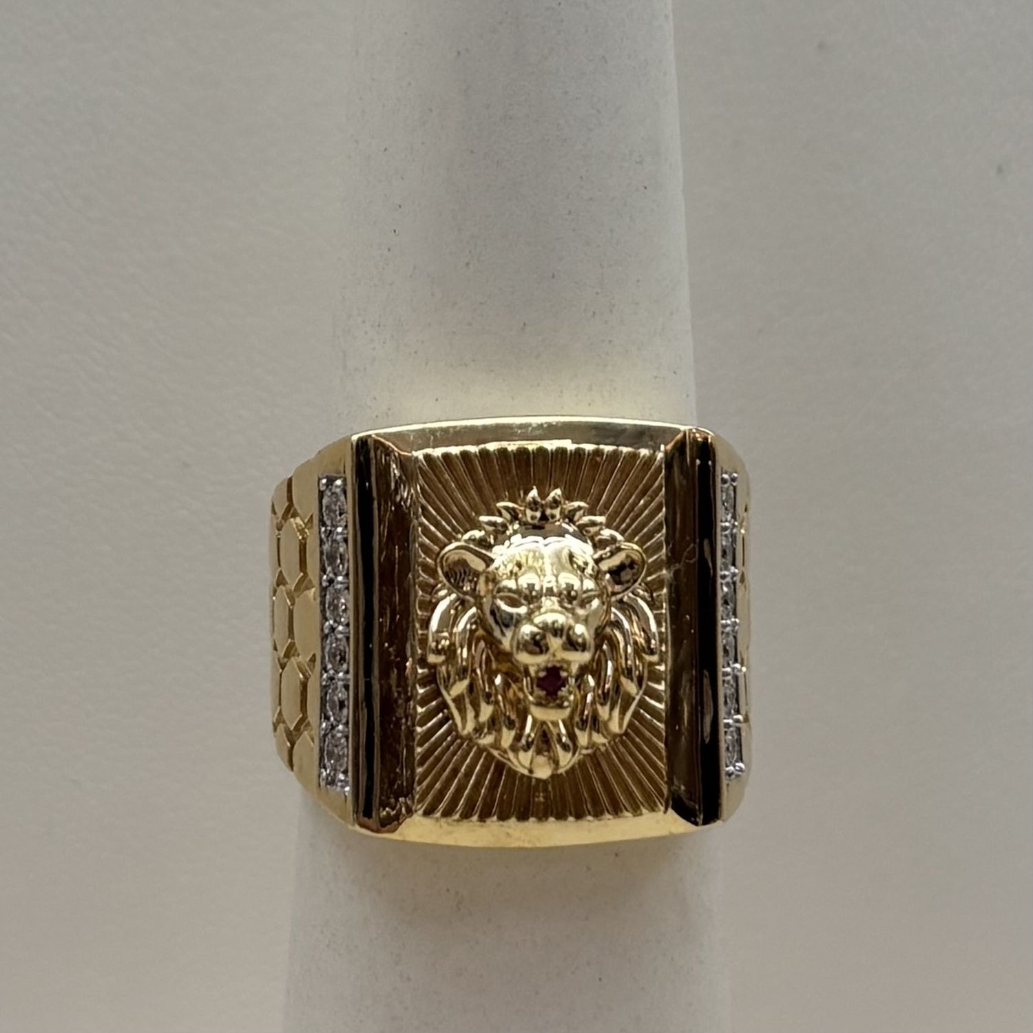 10KY Men's 12-Stone Lion's Head Ring (8.8g)