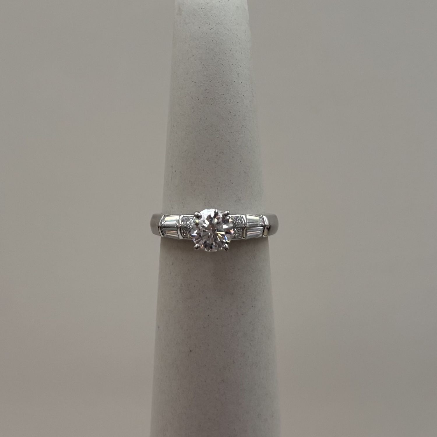 18KW LM "Celeste" Round &amp; Baguette w/ VS1 Round Stone Ring