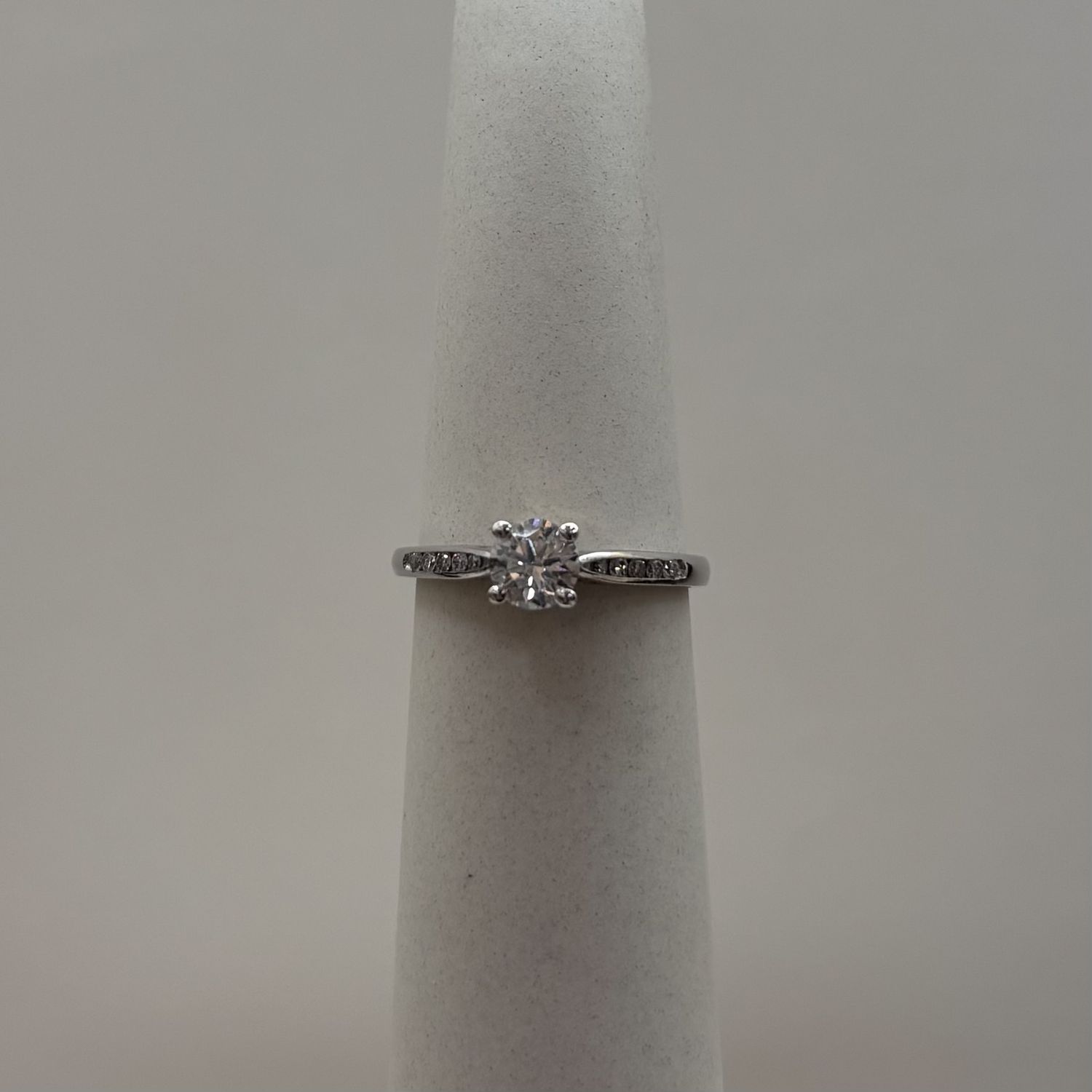 14KW Lattice Front Round Dia Eng Ring