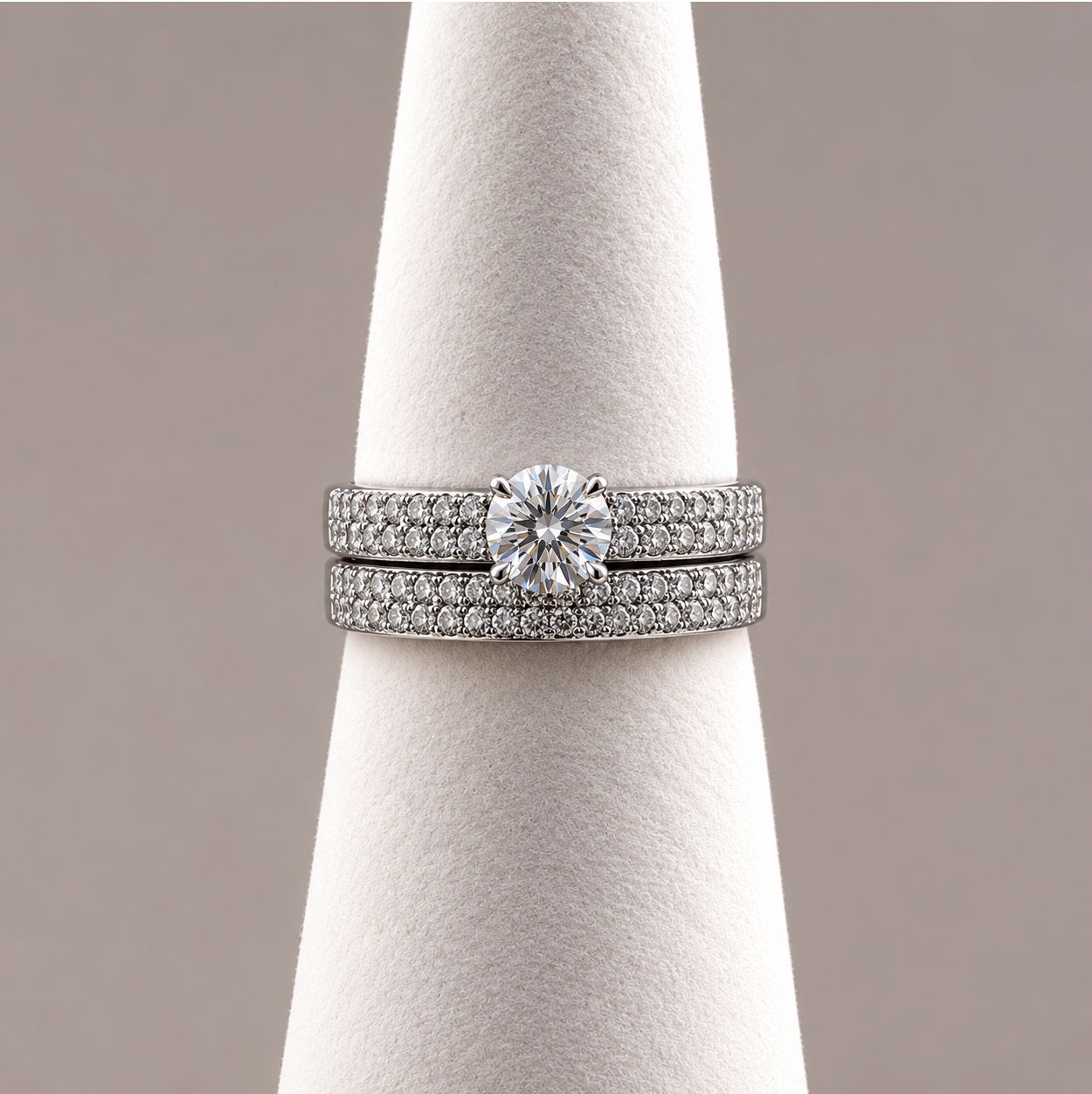 "Cordelia "Pave Round Diamond Bridal Set