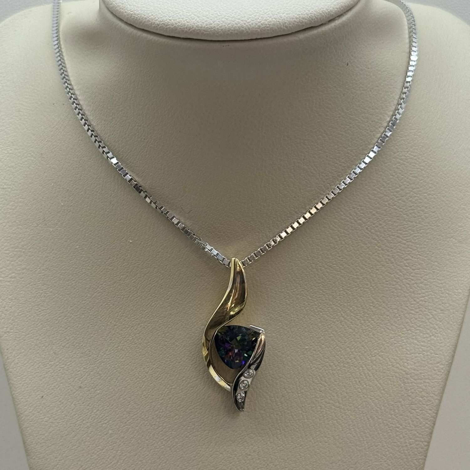 Alexandrite Gold Pendant with Chain 2 tone