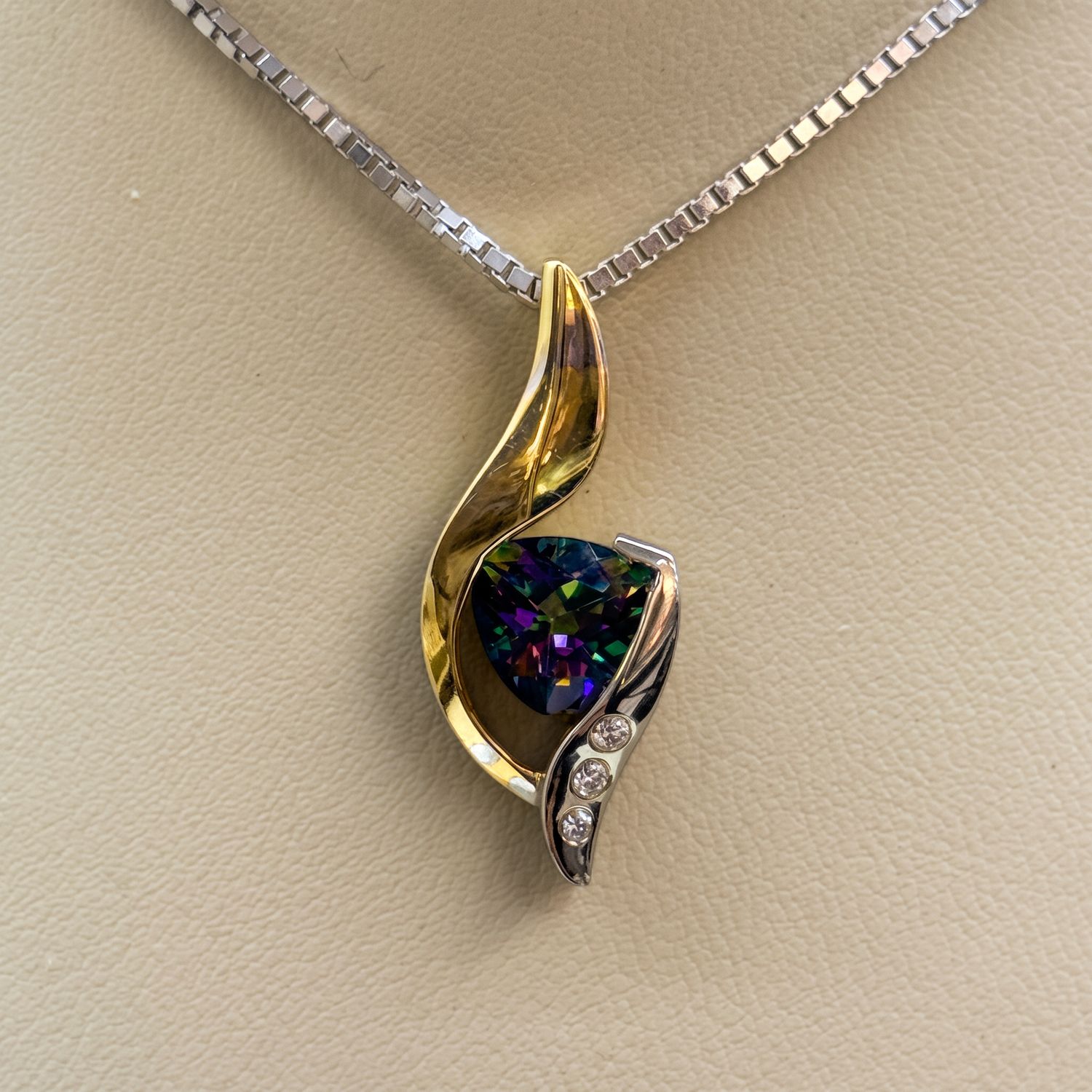 Alexandrite Gold Diamond Pendant with Chain