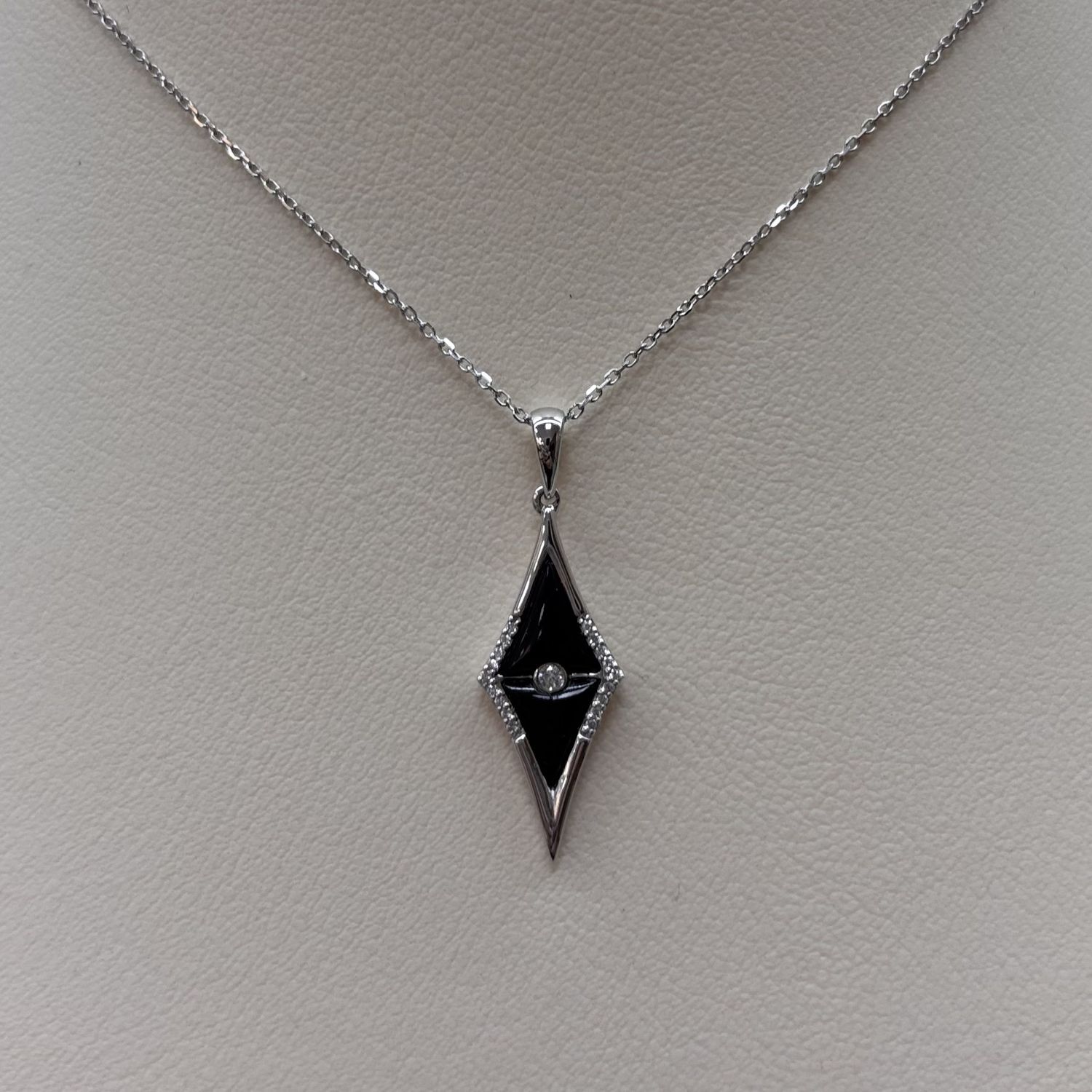 14KW Onyx &amp; Diamond Kite Pendant