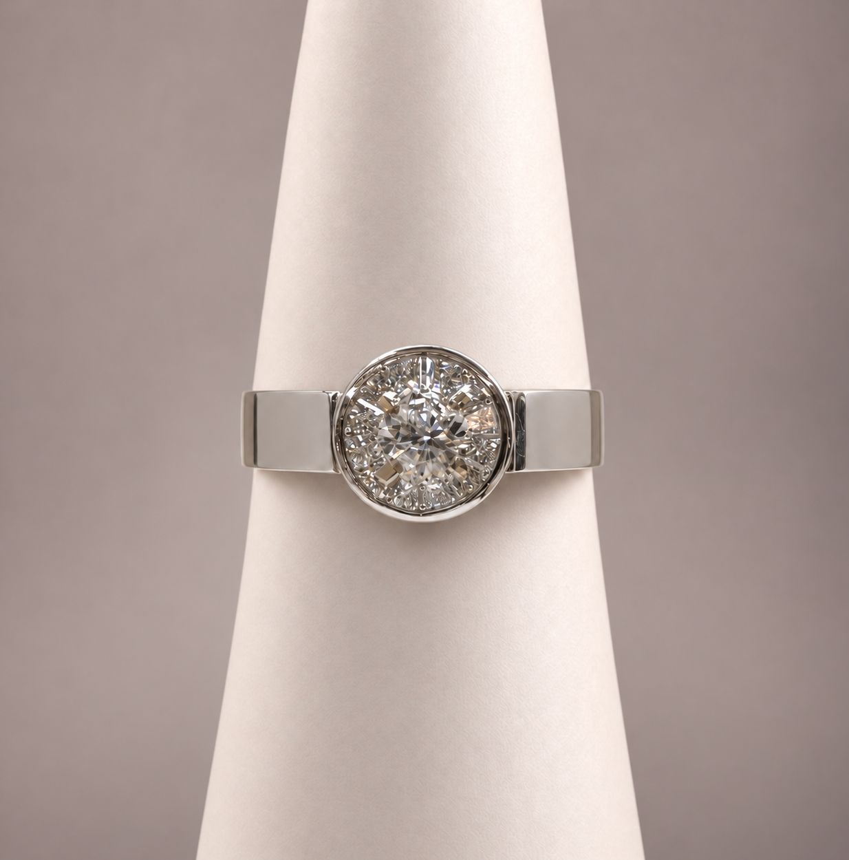 Vintage Halo Diamond Mirage Ring