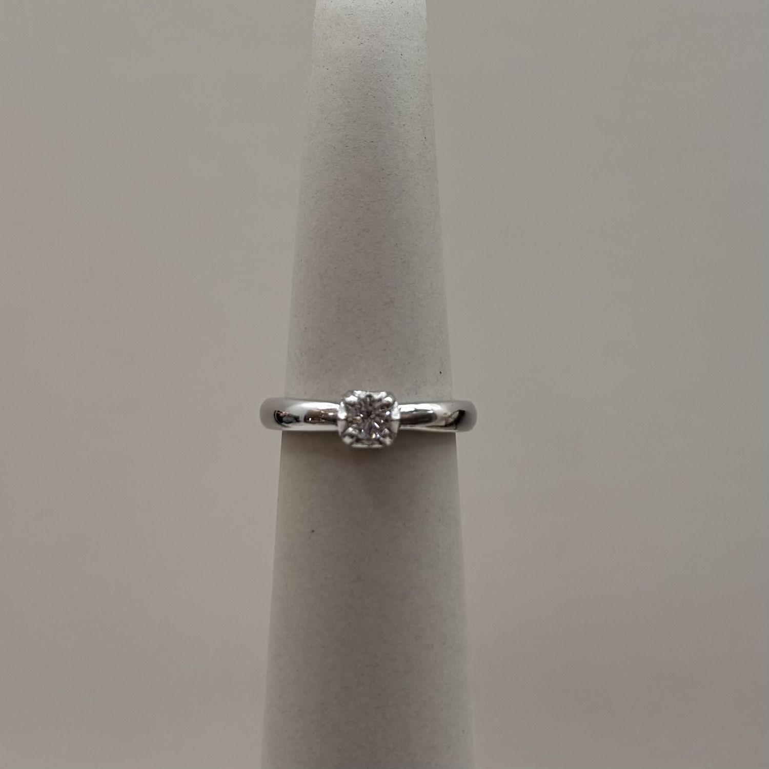 14KW Round Solitaire Ring
