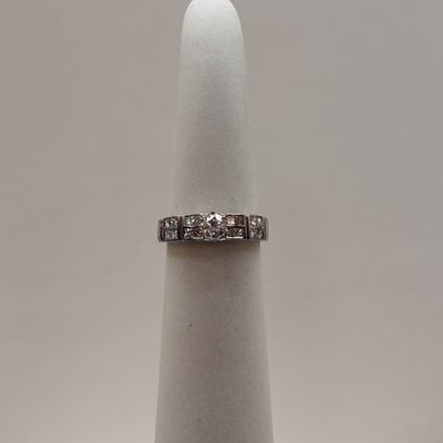 14KW Prin Quad Style w/Rou Dia Eng Ring