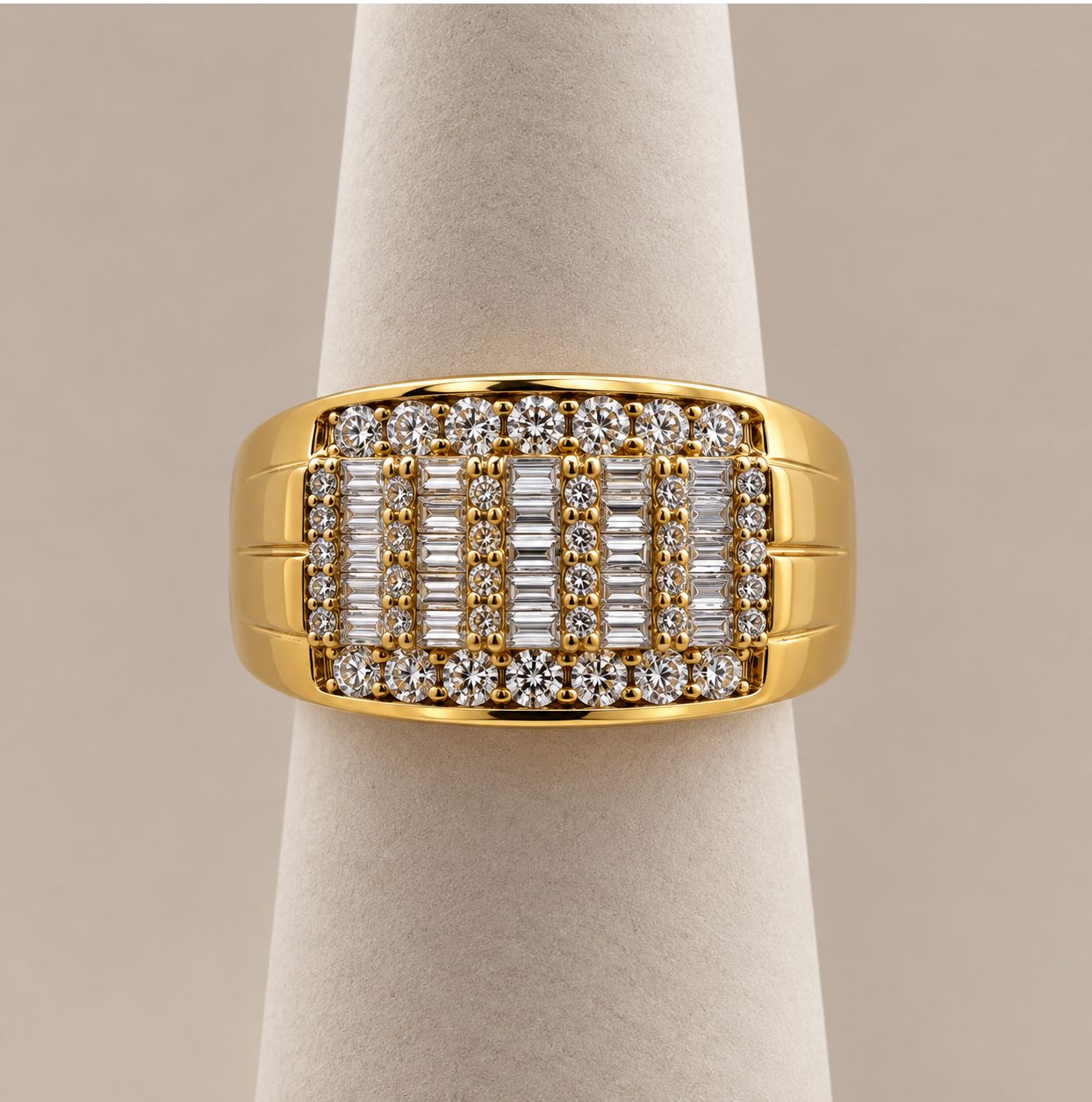 Men's Gold Round &amp; Baguette Diamond Ring (5.8g)