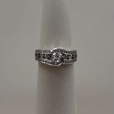 14KW Bezel Setting VS1 Diamond Ring