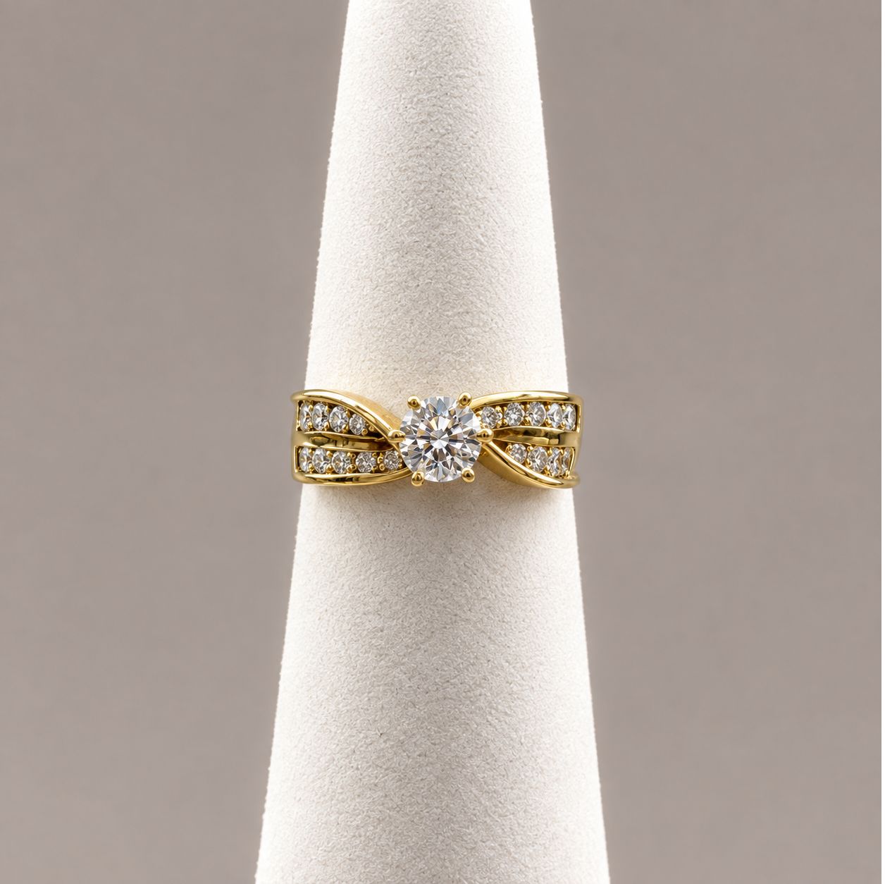Gold Diamond Swirl Eng Ring  (1.03ct)