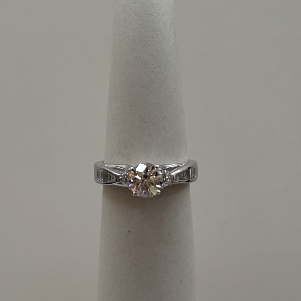 18KW Round Diamond w/ Emerald Cut Stones Ring