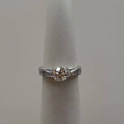 18KW Round Diamond w/ Emerald Cut Stones Ring