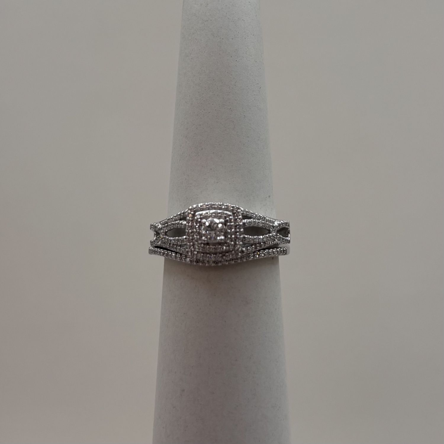 10KW Vintage Halo Diamond Bridal Set