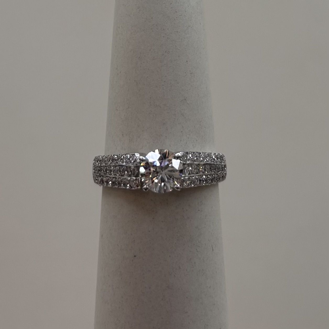 14KW LM "Marilyn" 3-Row Ring w/ Rnd VVS2 Center Diamond