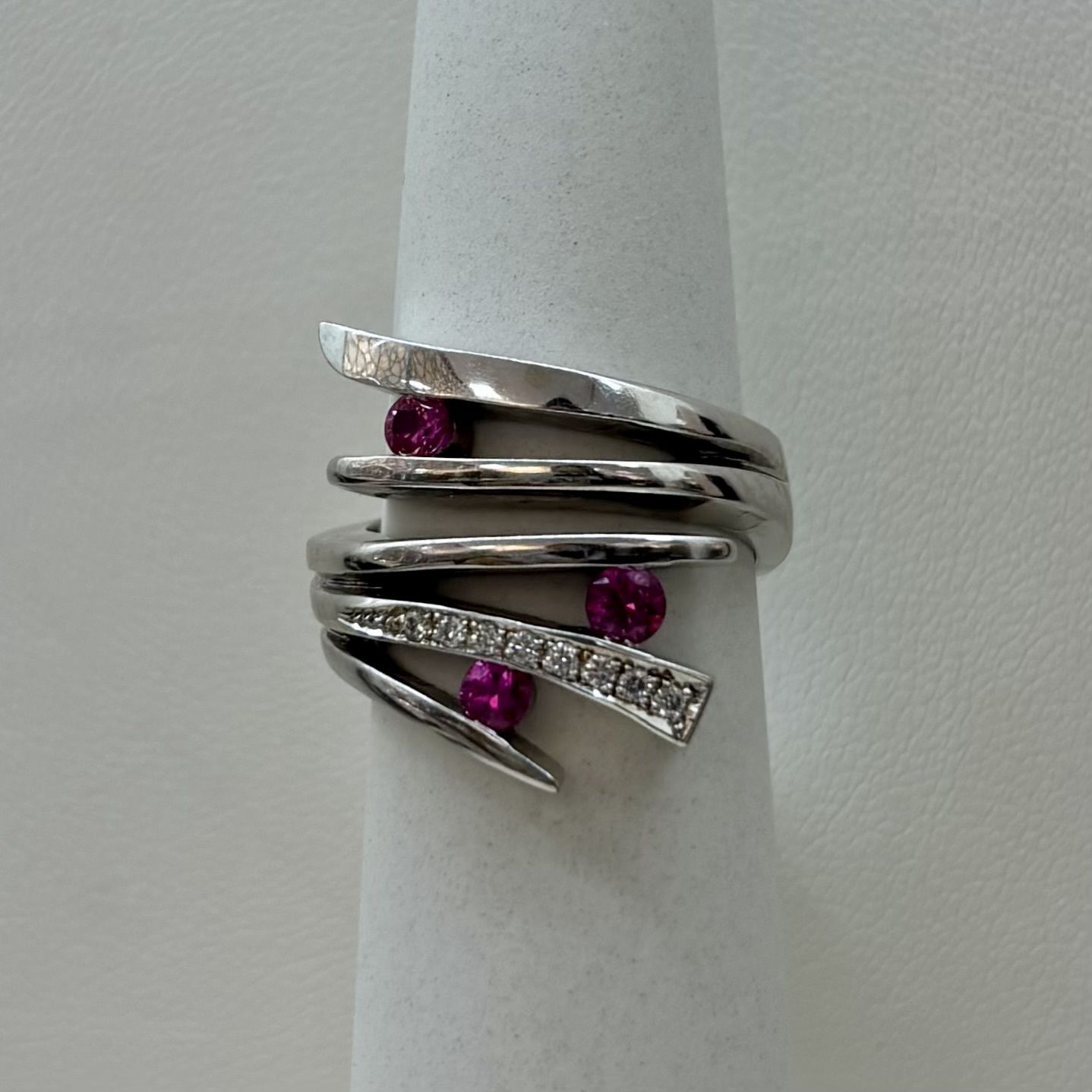 14KW Rhodolite Diamond Cocktail Ring (10.9g)
