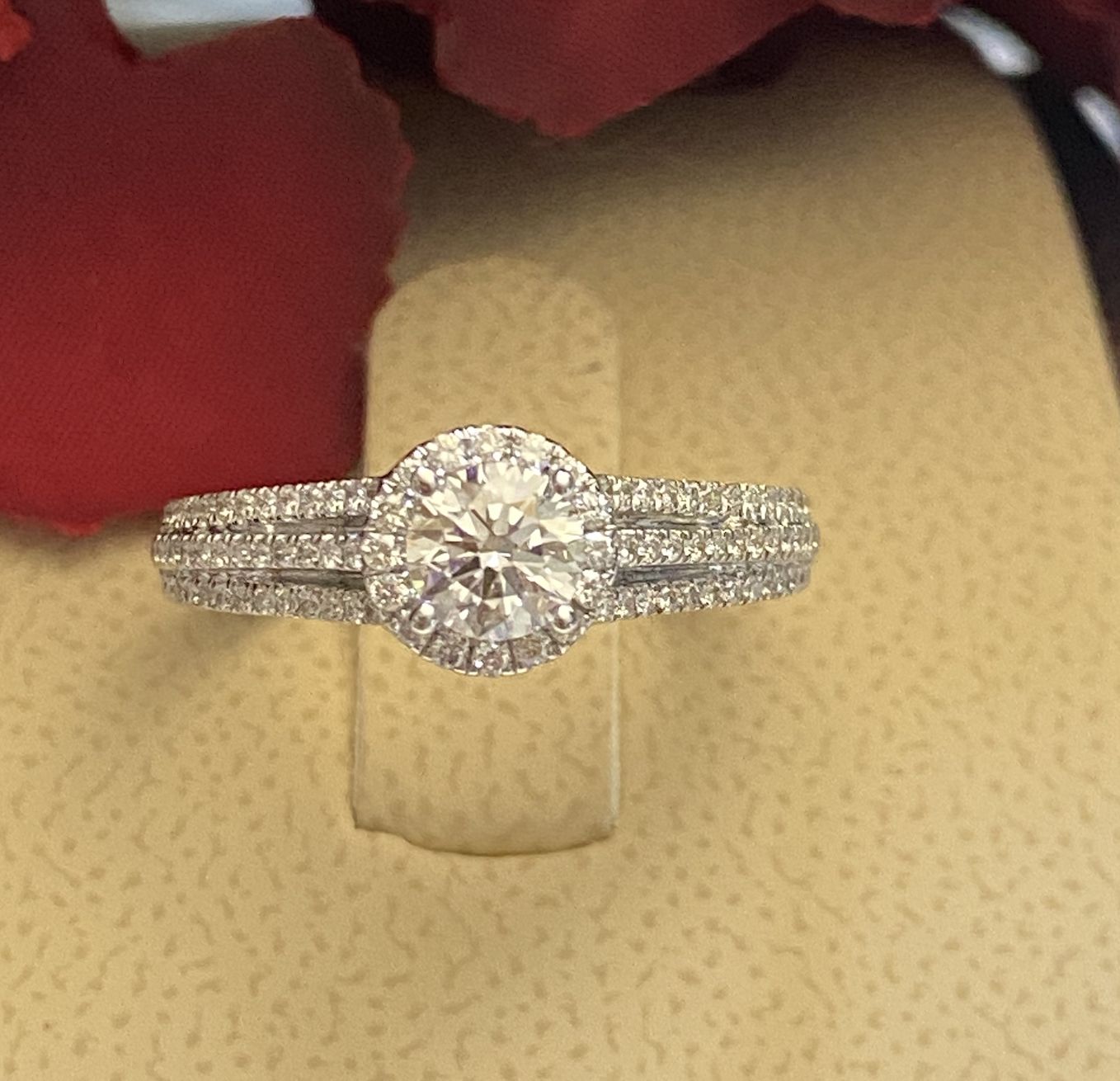 LM 124 Rou DiaEng Ring w/ LC 0.76ct Rnd Dia-repair