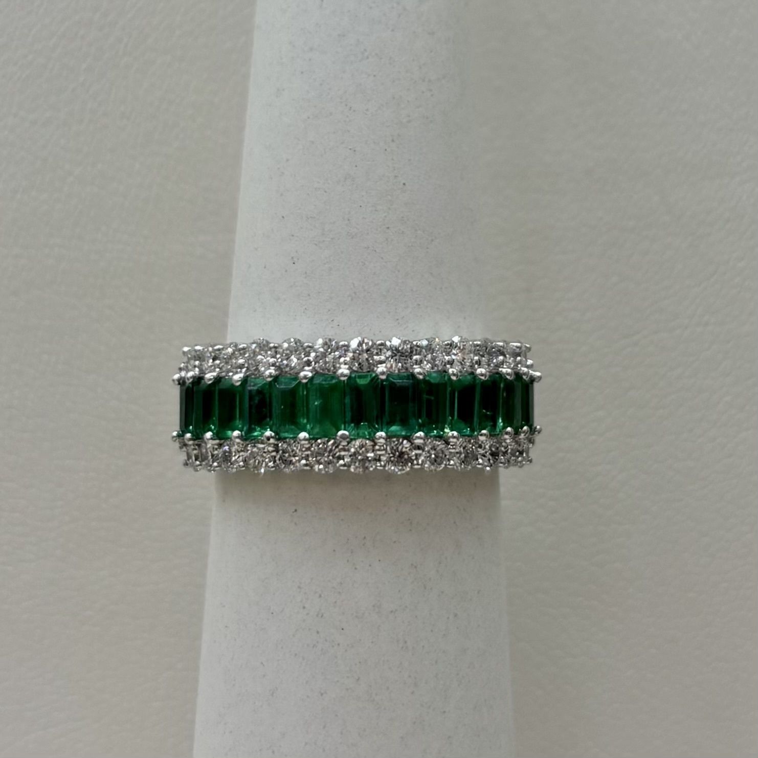 14KW Emerald Baguette Diamond Ring (6.1g)
