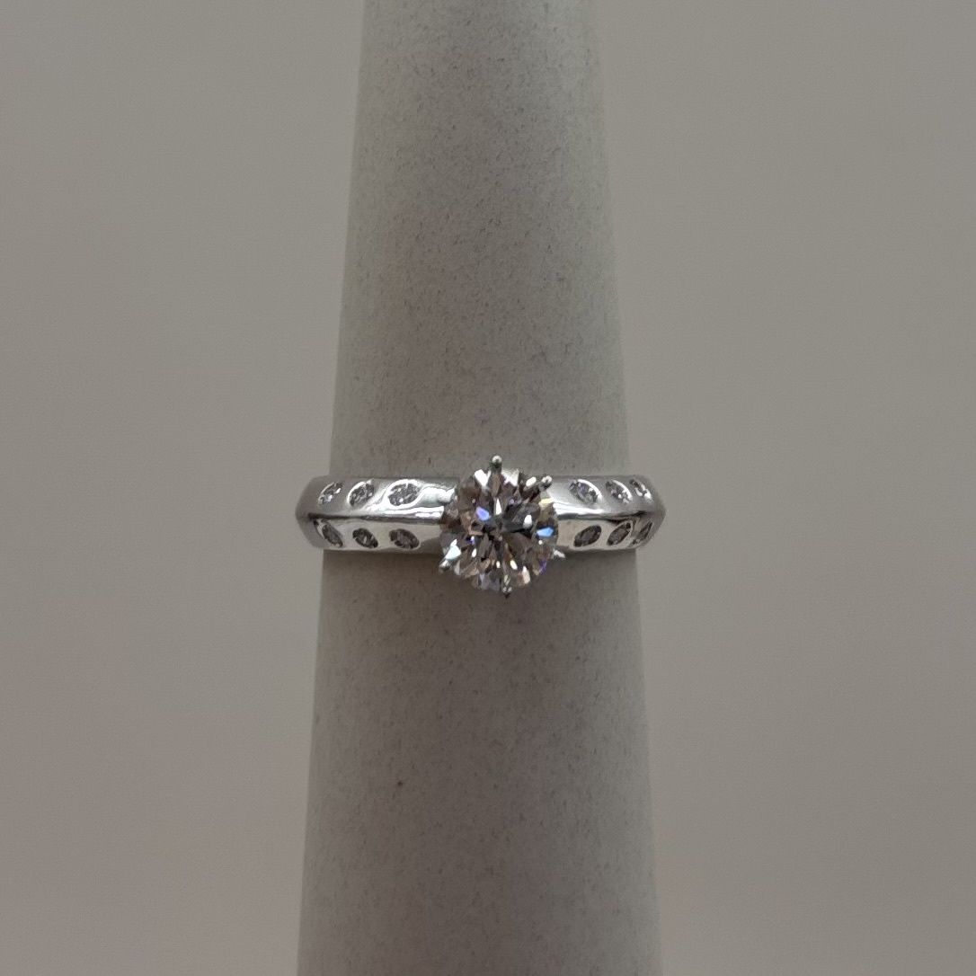 18KW LM "Lillian" Rnd VS1 Diamond Ring