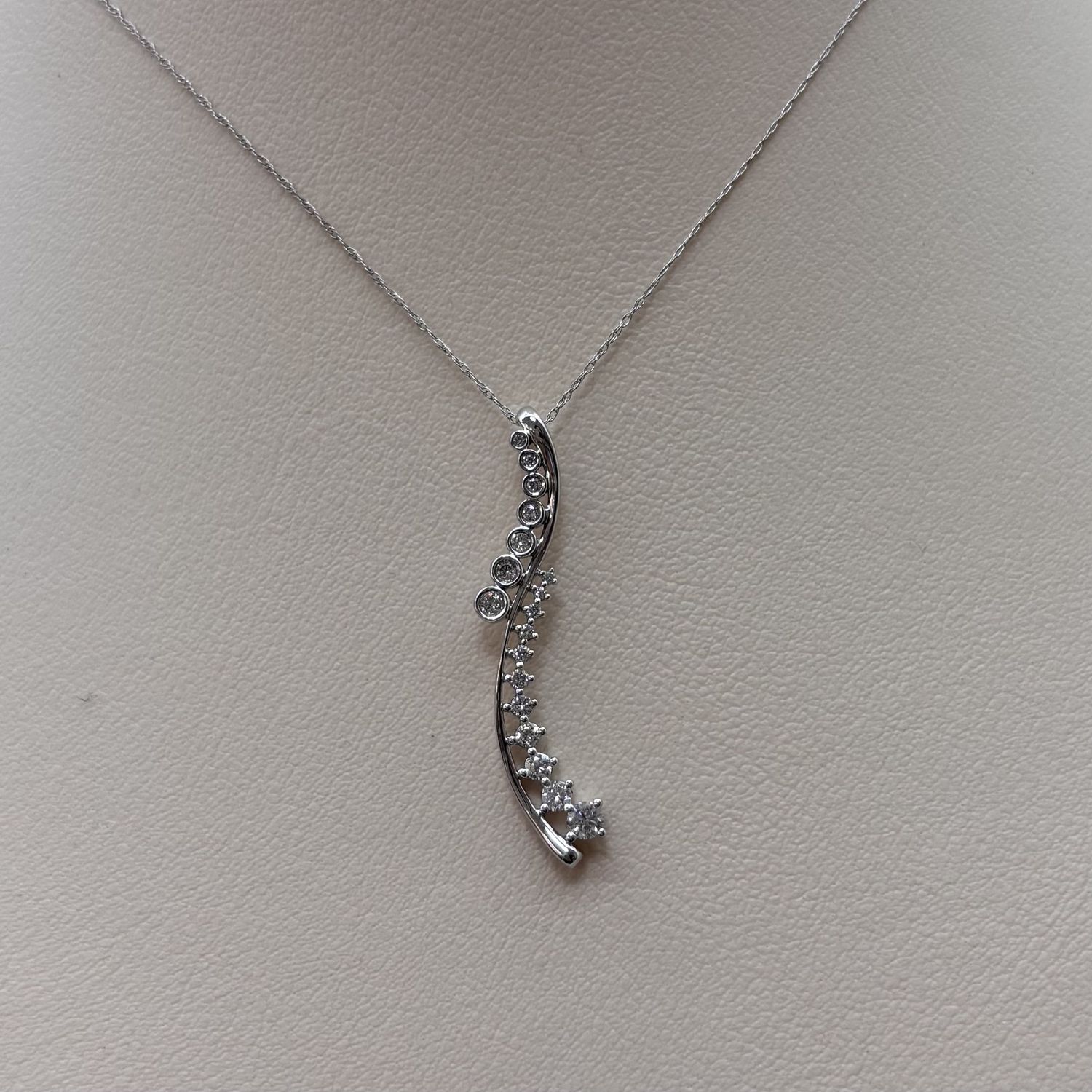 14KW Diamond "Stem" Pendant