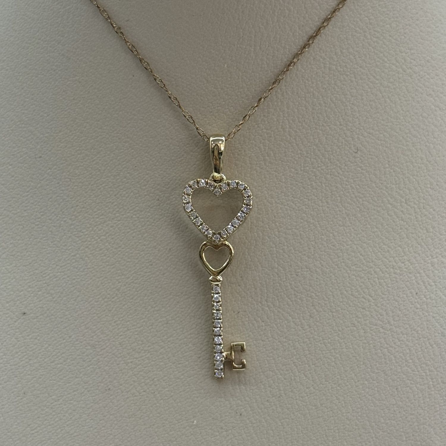 Dia Key 2 My Heart Pendant, Metal: Yellow Gold