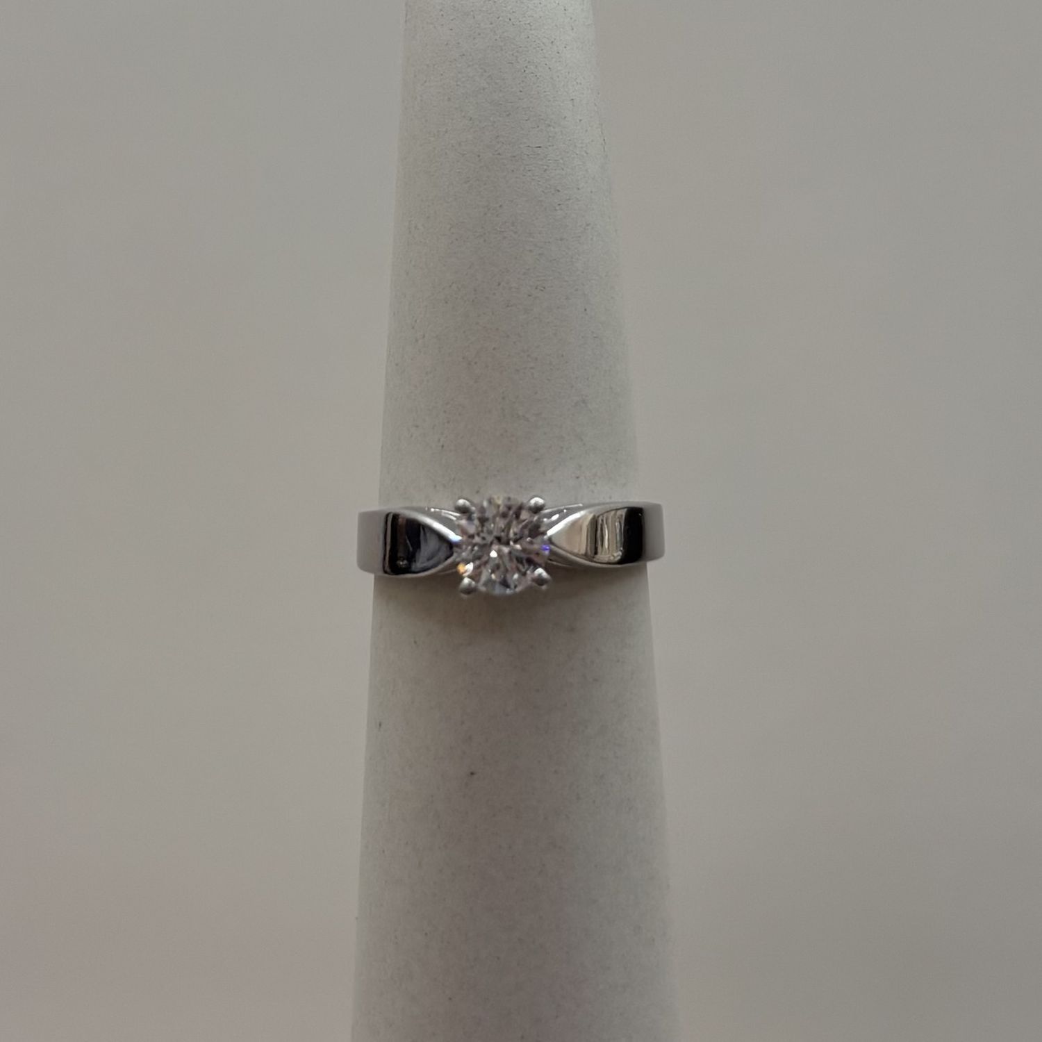 14KW "Tiffany" Diamond Ring