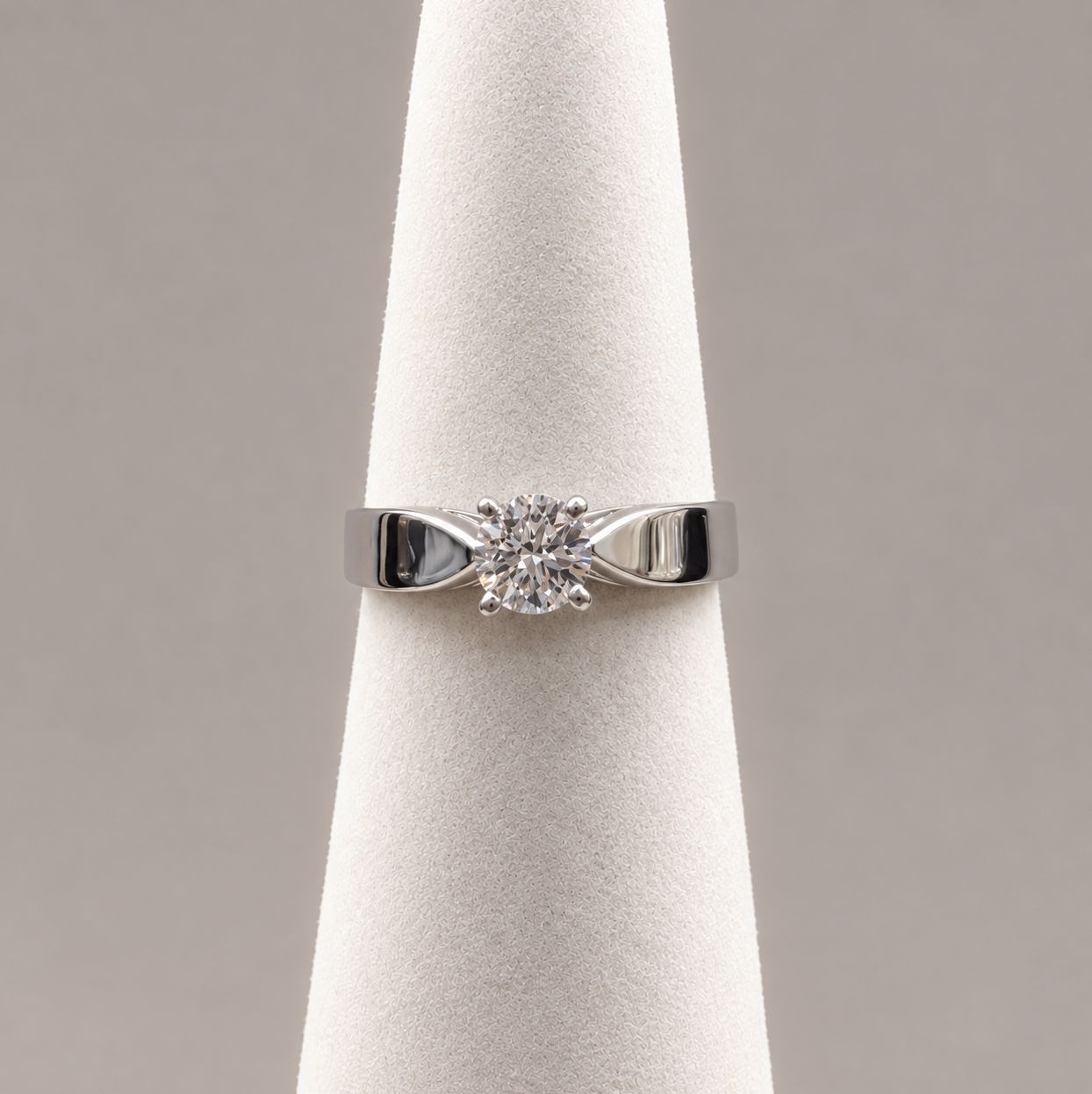 14k "Tiffany" Diamond Eng Ring