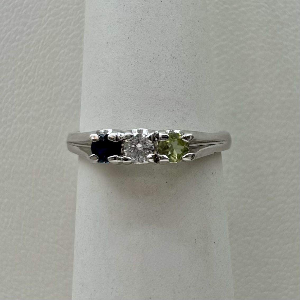 10KW  3-Stone(Sapphire, Diamond, Peridot)  Ring (2.0g)