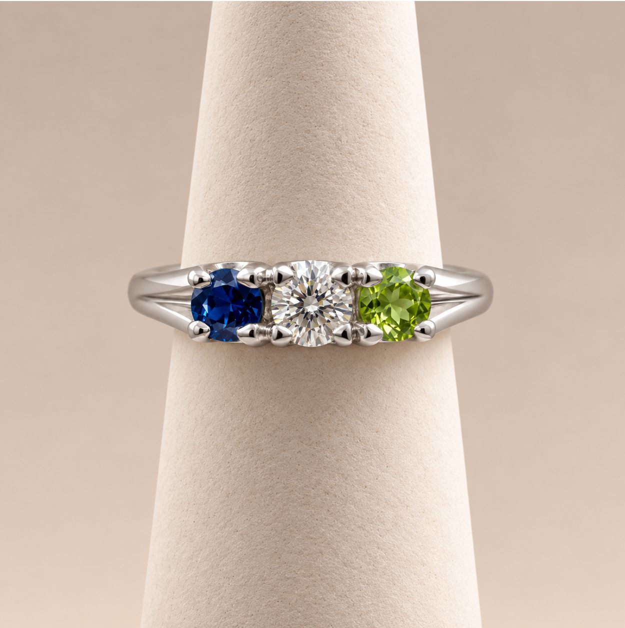3-Stone(Sapphire, Diamond, Peridot) Ring (2.0g)