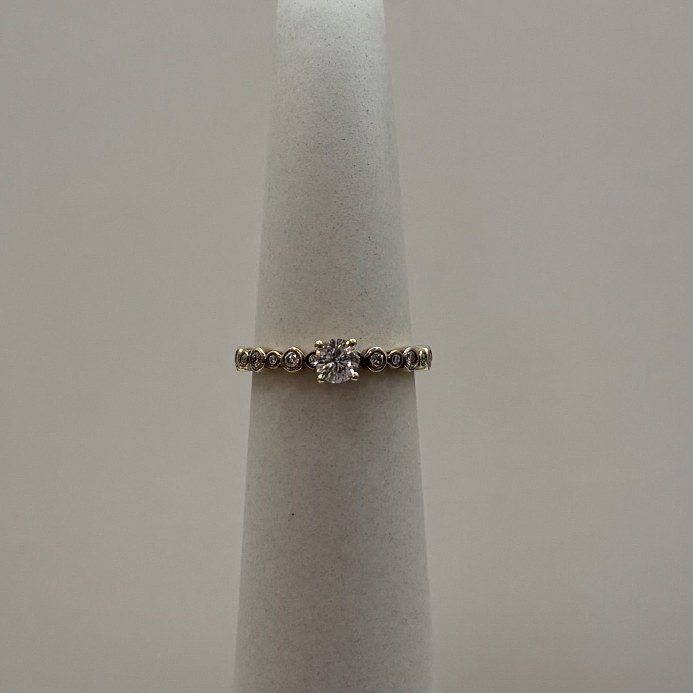 14KW 18-Stone Bezel Dia Eng Ring