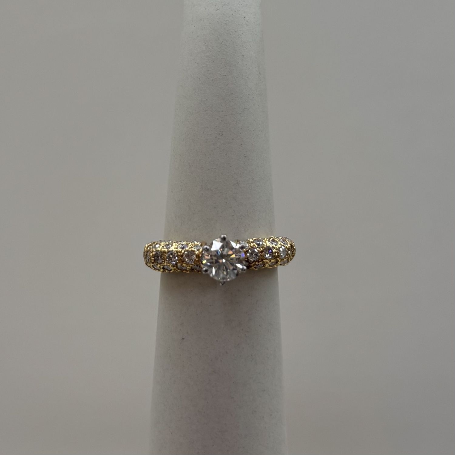 18KY Round 1.64ct Six Claw Engagement Ring