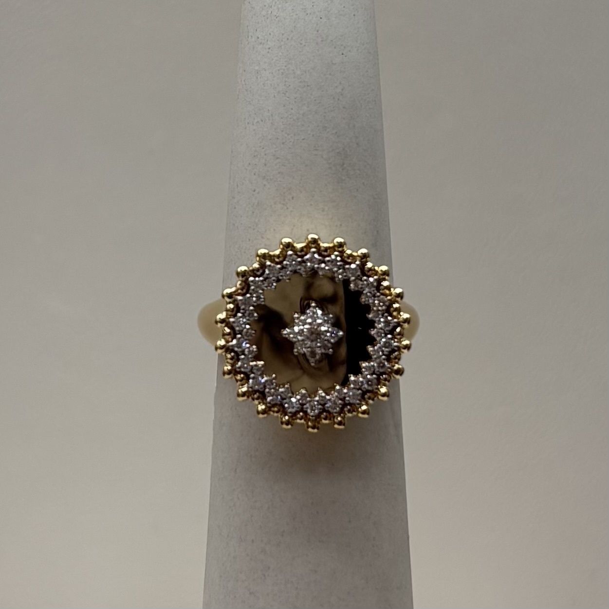 14KY Bujukan &amp; Diamond Medallion Ladies Ring