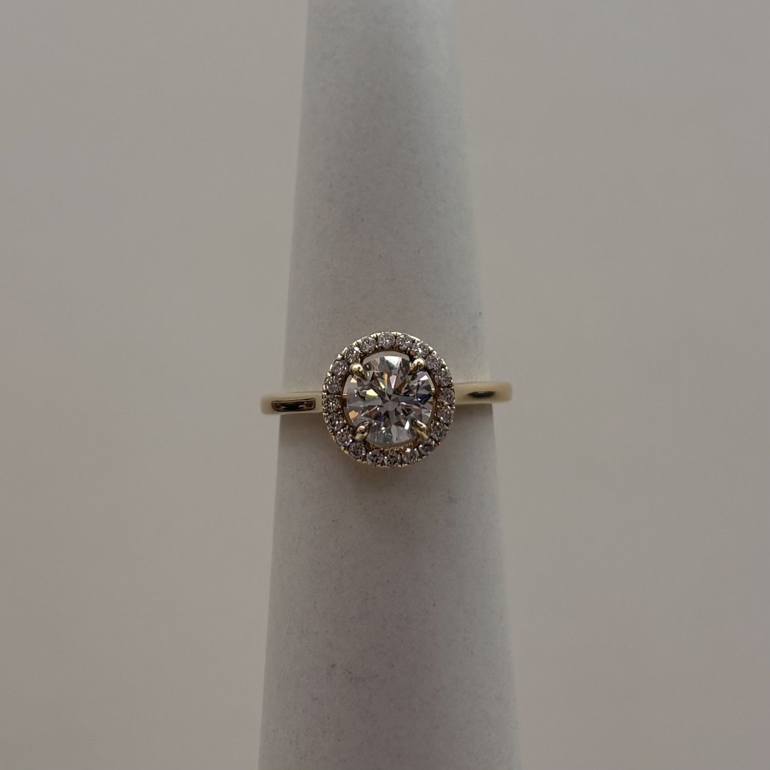 14KY "Mabel" w/ L-Round Brilliant 1ct VVS Diamond Ring