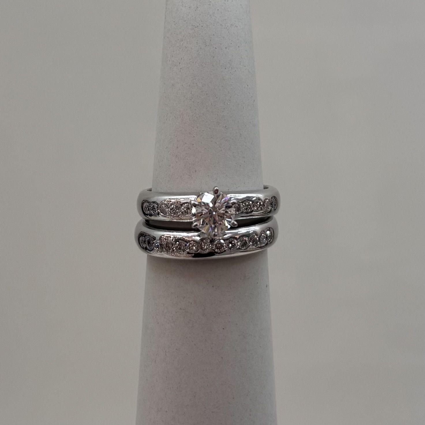 18KW "Mary" Classic Bridal Set