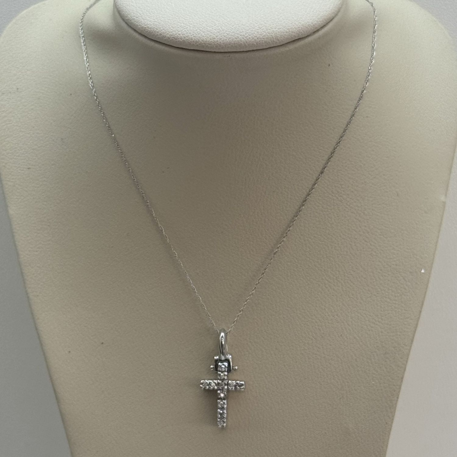 Small Diamond Cross Pendant w/chain