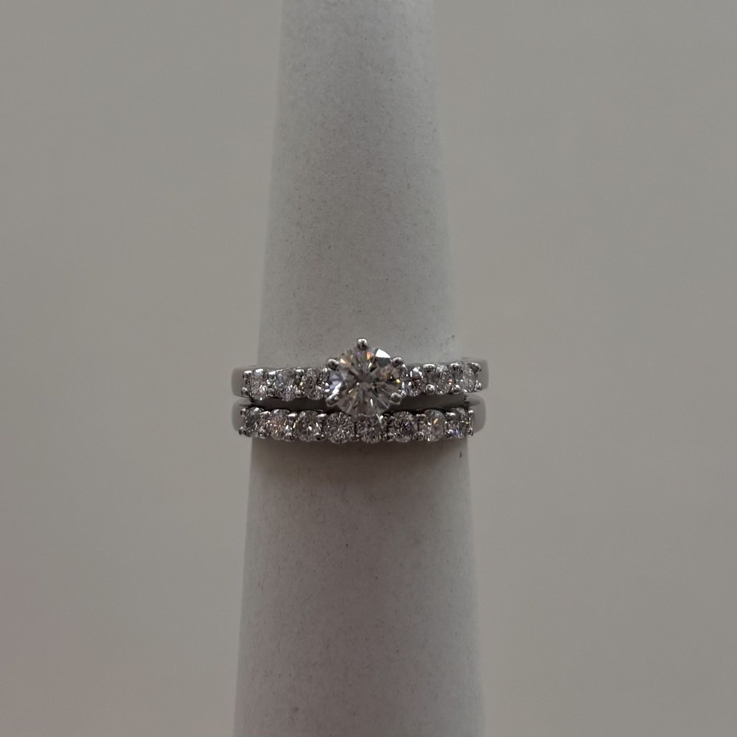 18KW 6-Stone Diamond Bridal Set w/ 8-Stone Band